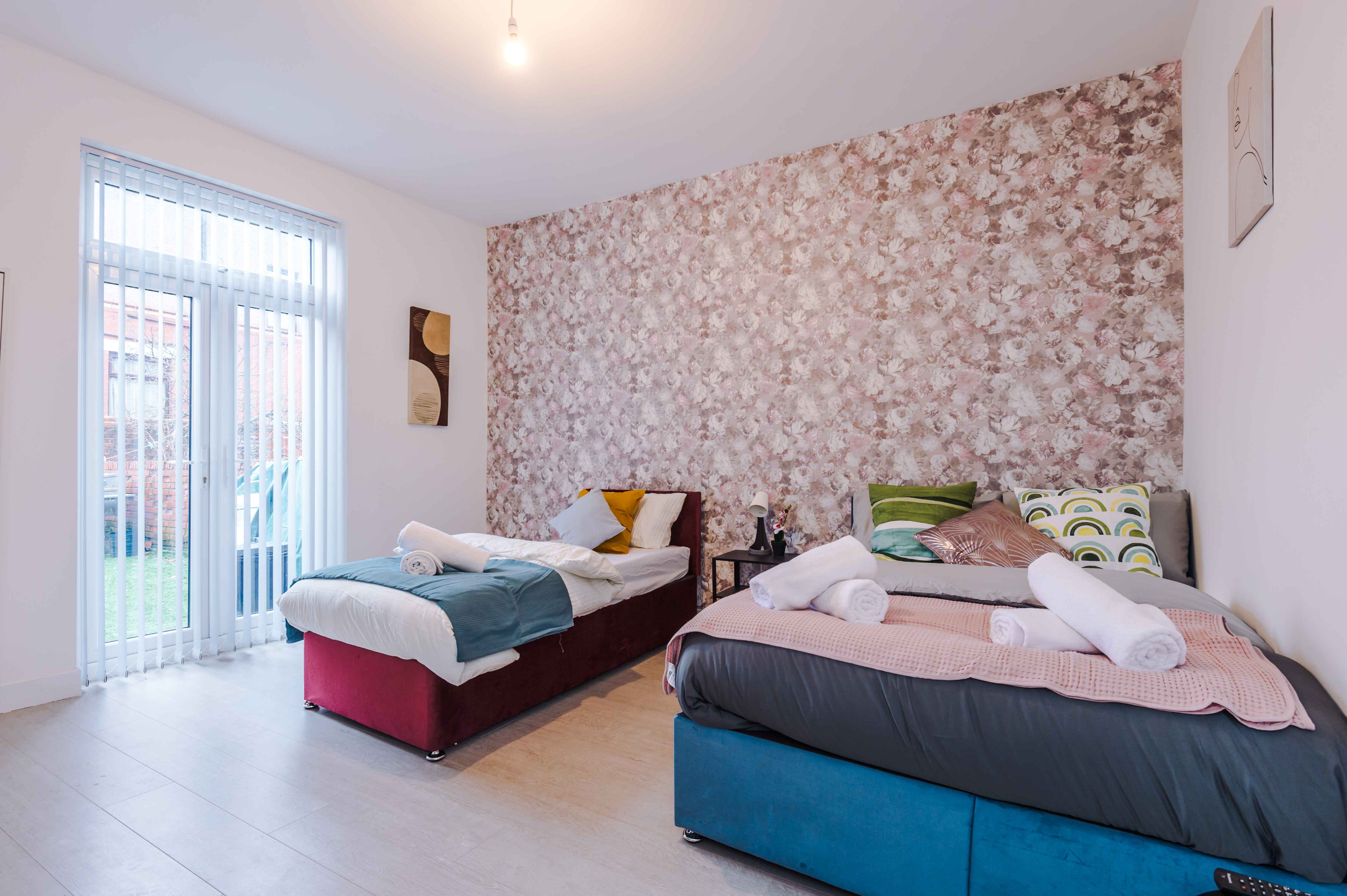 Spaciou 6BR | Contractors & Families | Hot Tub___accommodation_pic_3.jpeg